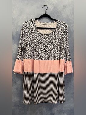 Moa Moa Navy and White Floral Mixed-Print Top Babydoll 2X